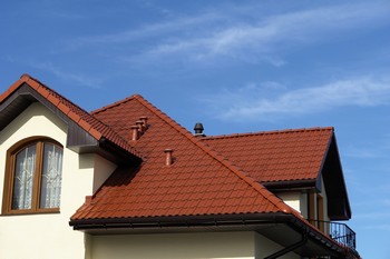 Rebatitoit réalise une étude approfondie de votre toit avant de procéder à sa rénovation