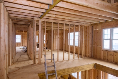 Découvrez comment agrandir votre maison avec une annexe en ossature bois avec Rebatitoit 